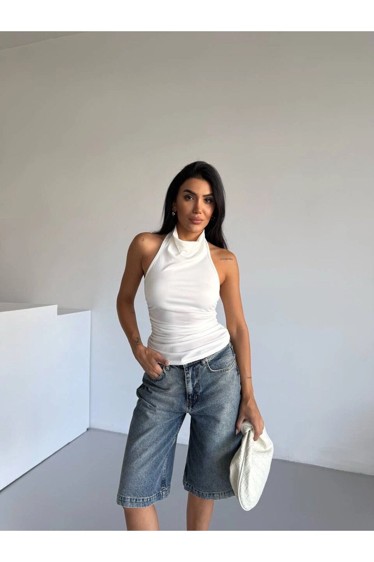 Kadın Beyaz Halter Yaka Sırtı Açık Sandy Bluz HZL25S-FRY123141