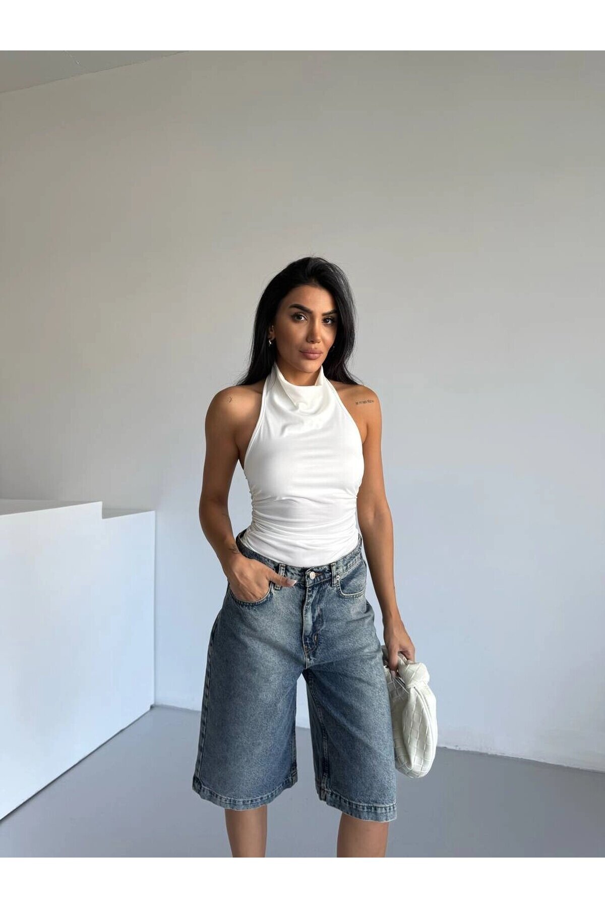 Kadın Beyaz Halter Yaka Sırtı Açık Sandy Bluz HZL25S-FRY123141