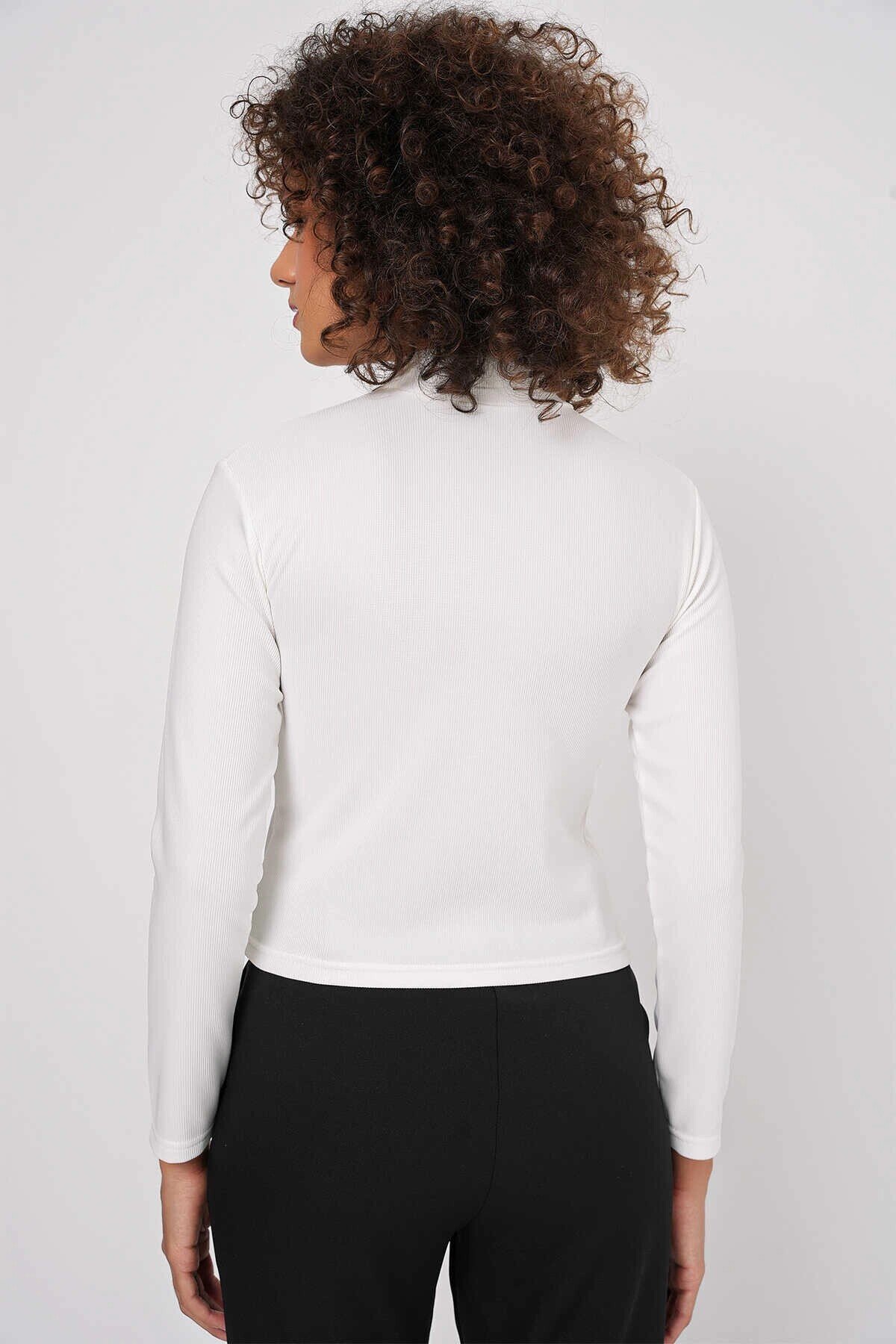 Kadın Beyaz Yarım Balıkçı Önü Taşlı Body HZL25W-BD19221