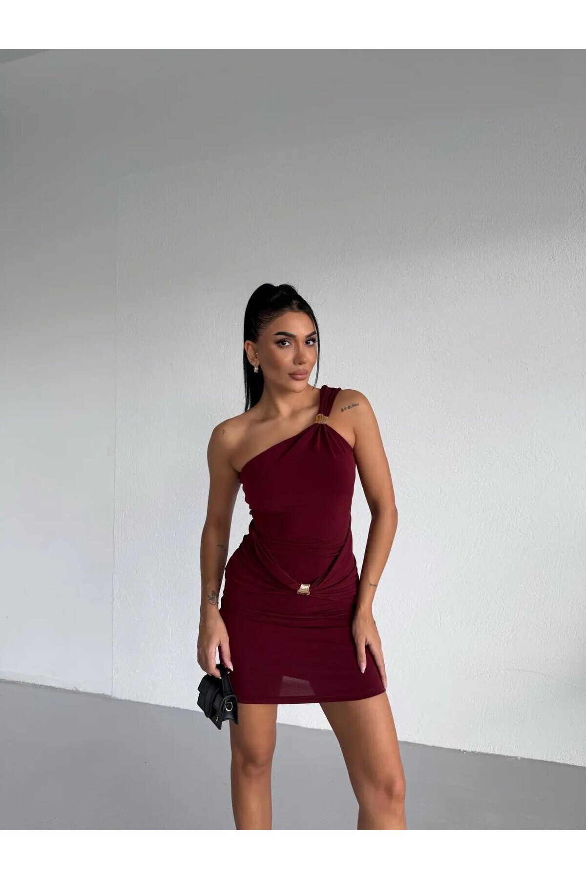 Kadın Bordo Tek Omuz Gold Aksesuarlı Sandy Mini Elbise HZL26W-FRY123781
