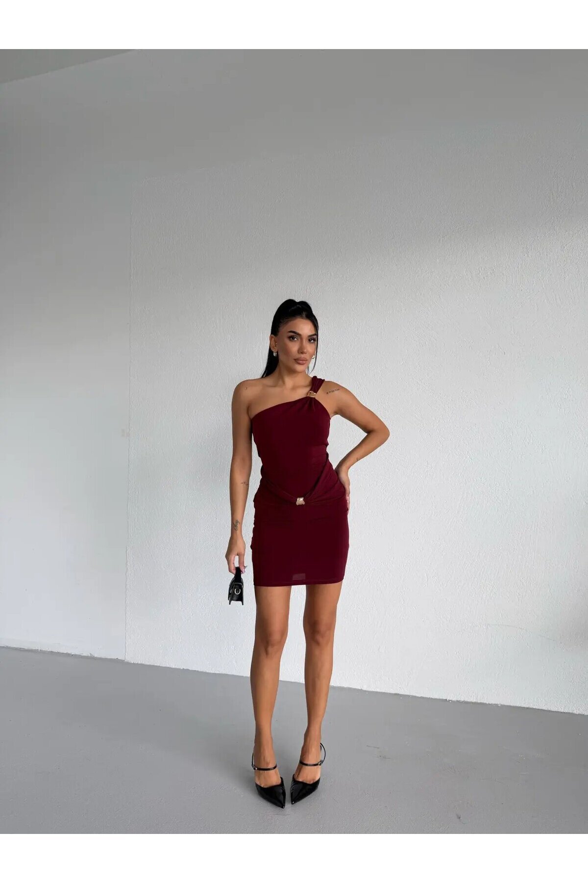 Kadın Bordo Tek Omuz Gold Aksesuarlı Sandy Mini Elbise HZL26W-FRY123781