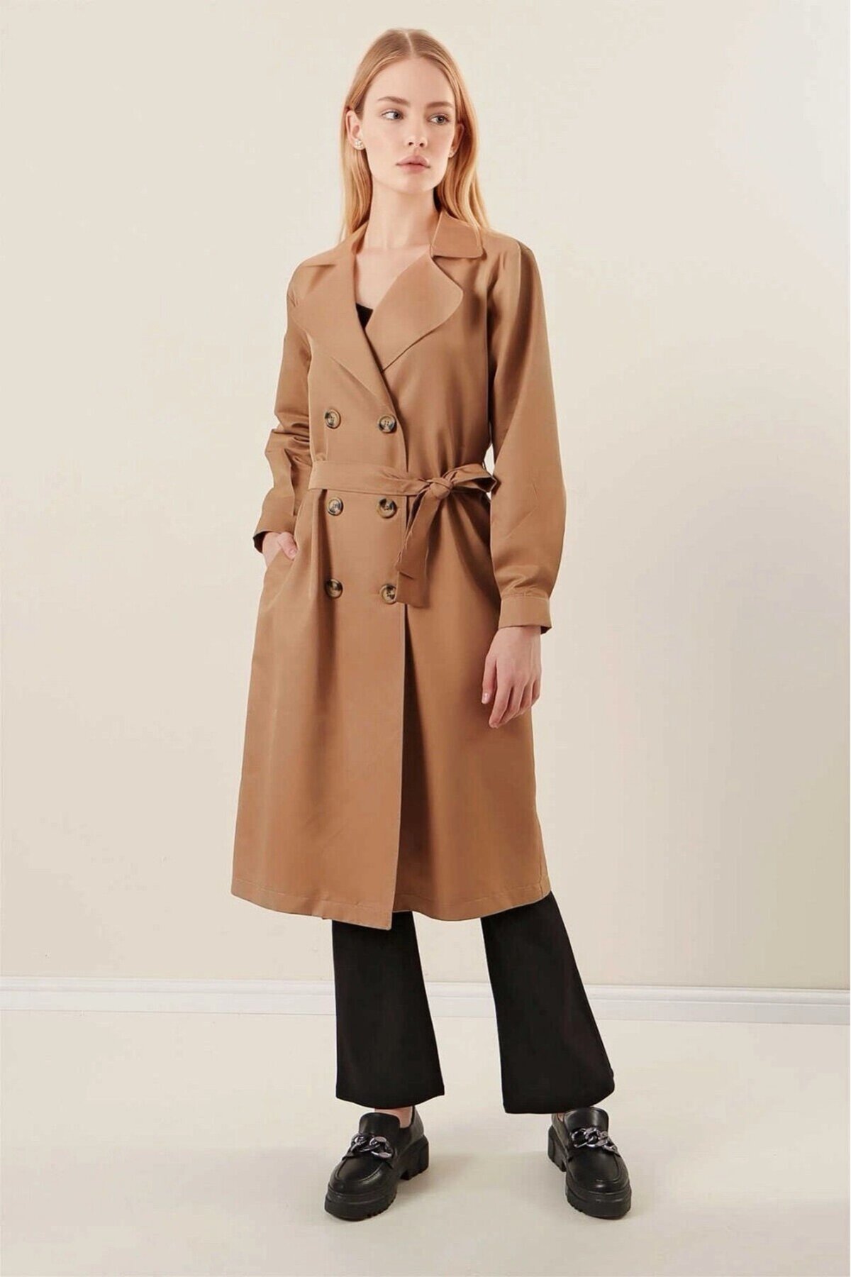 Kadın Camel Kruvaze Yaka Kemerli Astarsız Mevsimlik Rahat Trençkot  HZL22S-BD158531