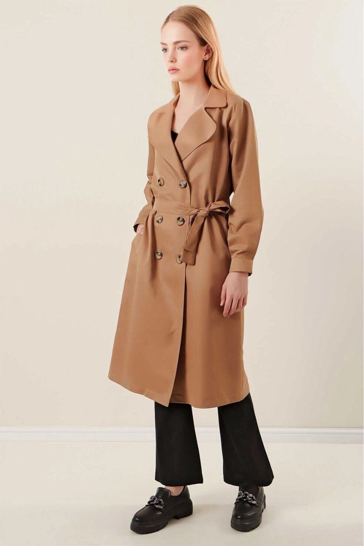 Kadın Camel Kruvaze Yaka Kemerli Astarsız Mevsimlik Rahat Trençkot  HZL22S-BD158531