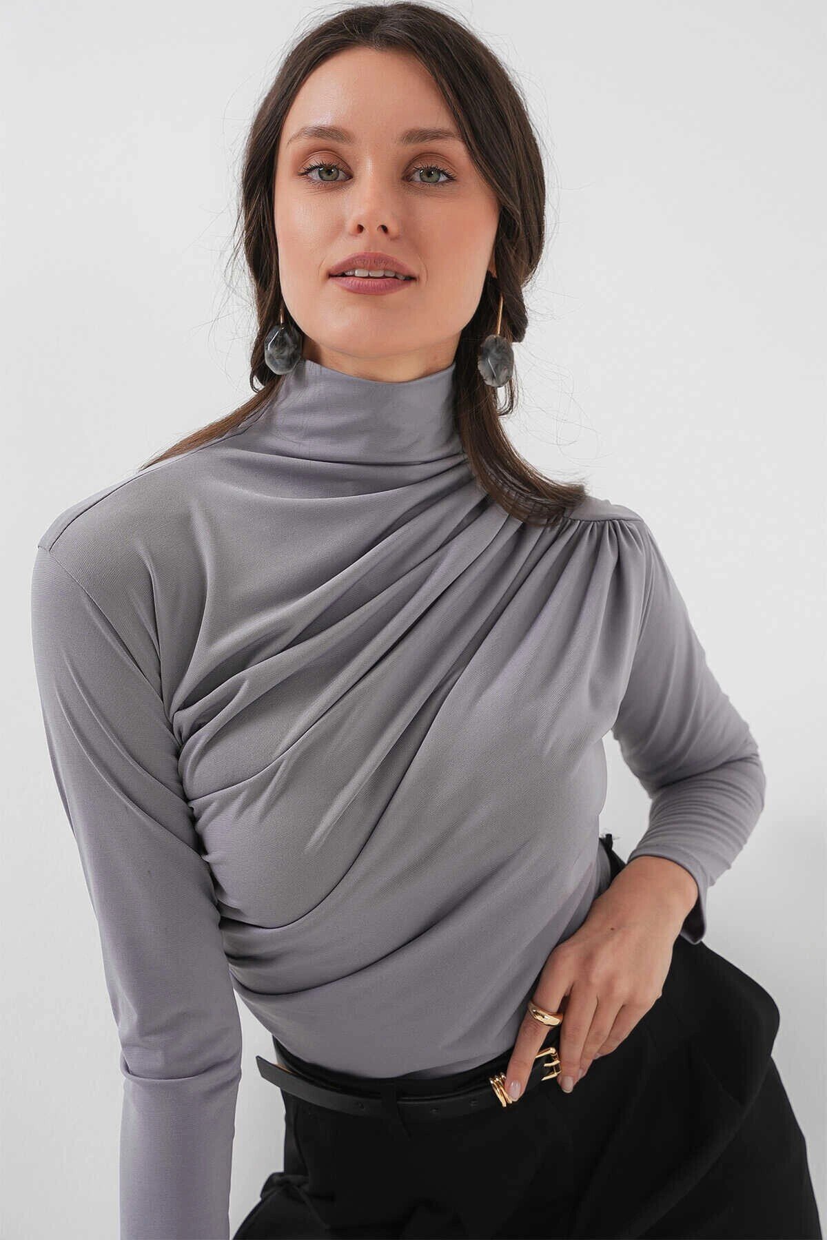 Kadın Gri Büzgü Detay Balıkçı Yaka Sandy Bluz HZL25W-BD19251