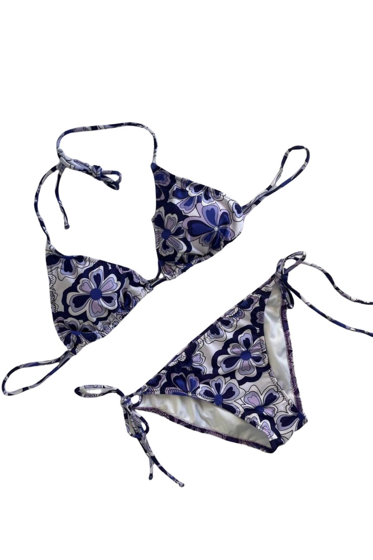 Kadın Lila Çiçek Desenli Boyundan İp Bağlamalı Üçgen Bikini Takımı HZL25S-LC5005