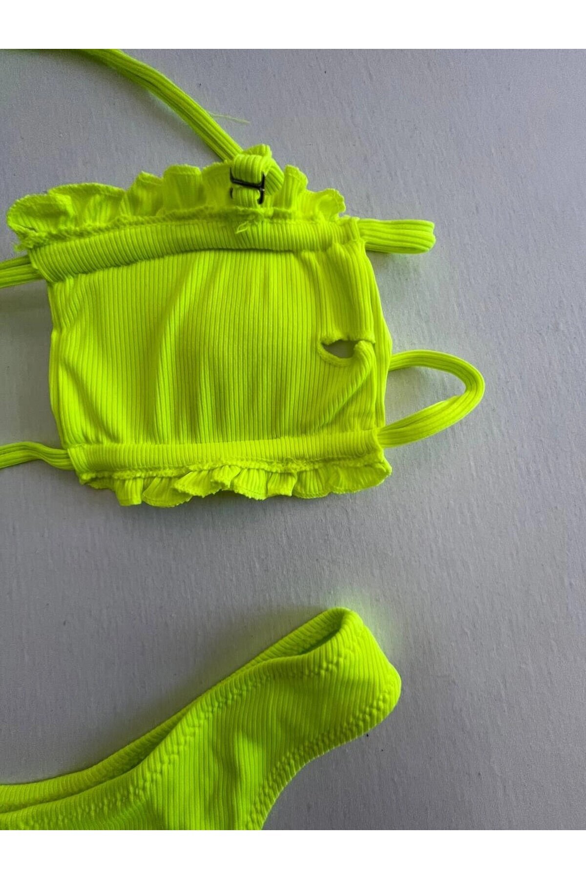 Kadın Neon Yeşil İp Bağlamalı Büzgülü Straplez Bikini Takım HZL25S-LC2226