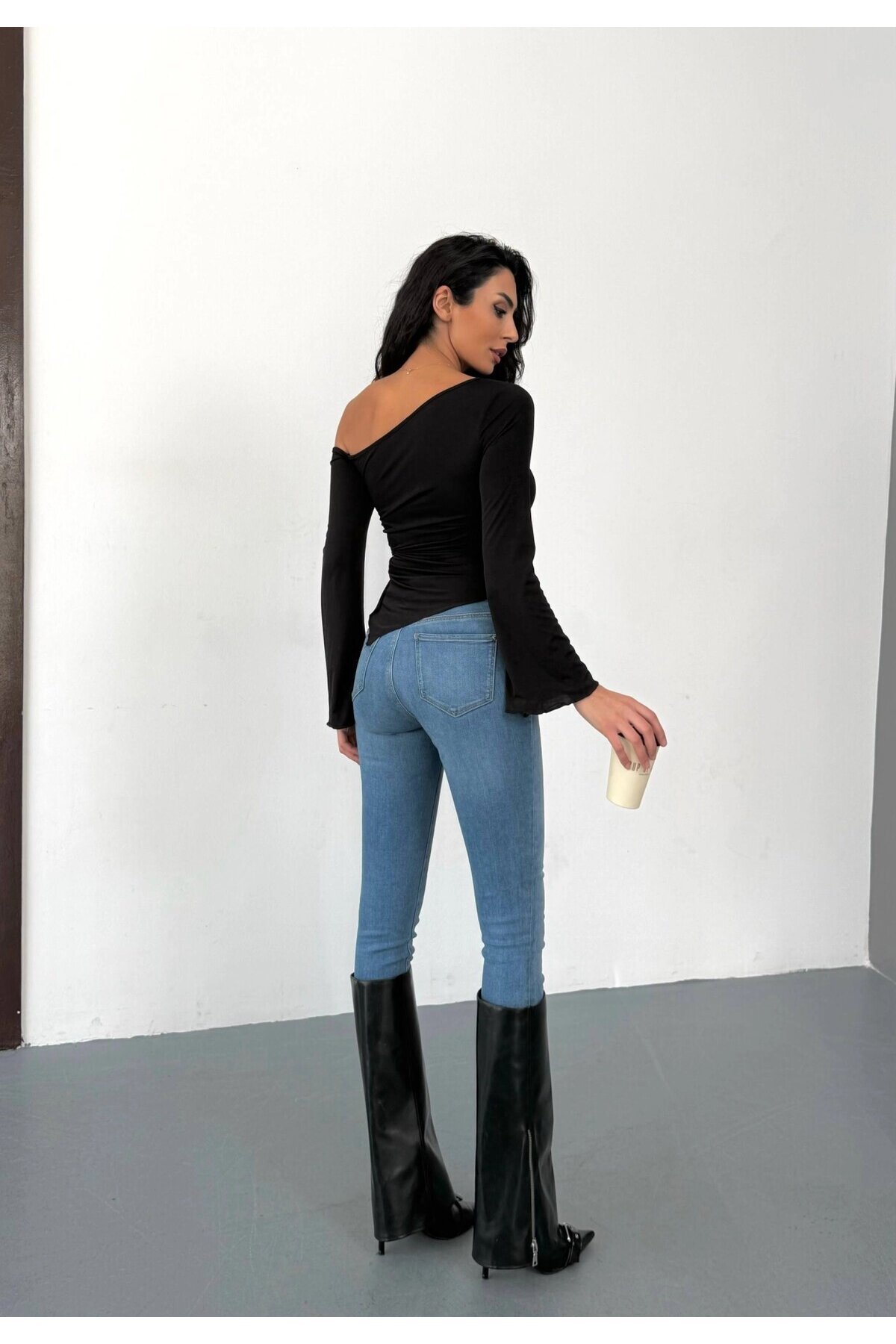 Kadın Siyah Asimetrik Kesim İspanyol Kol Beli Büzgülü Sandy Bluz HZL25W-FRY123591