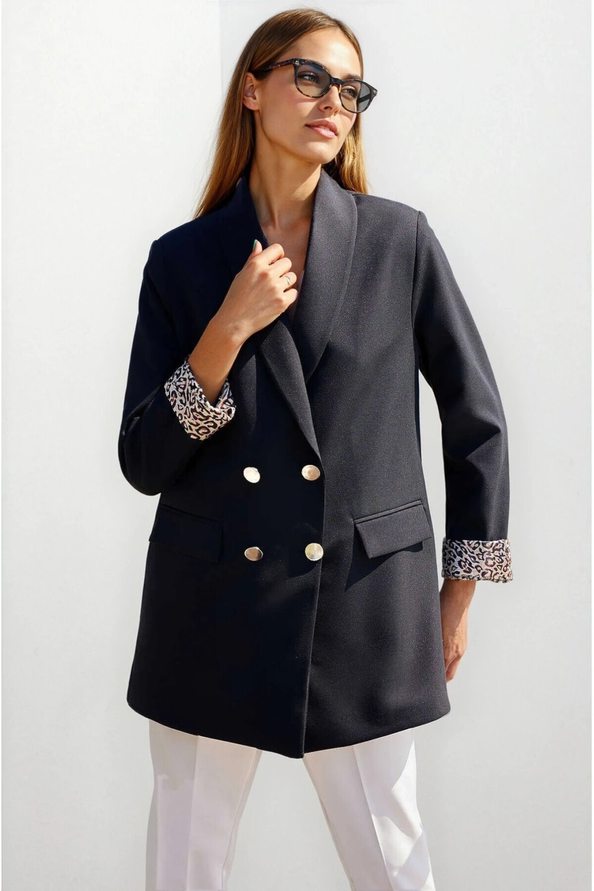 Kadın Siyah Leopar Astarlı Düğme Detaylı Blazer Ceket HZL25W-BD107041