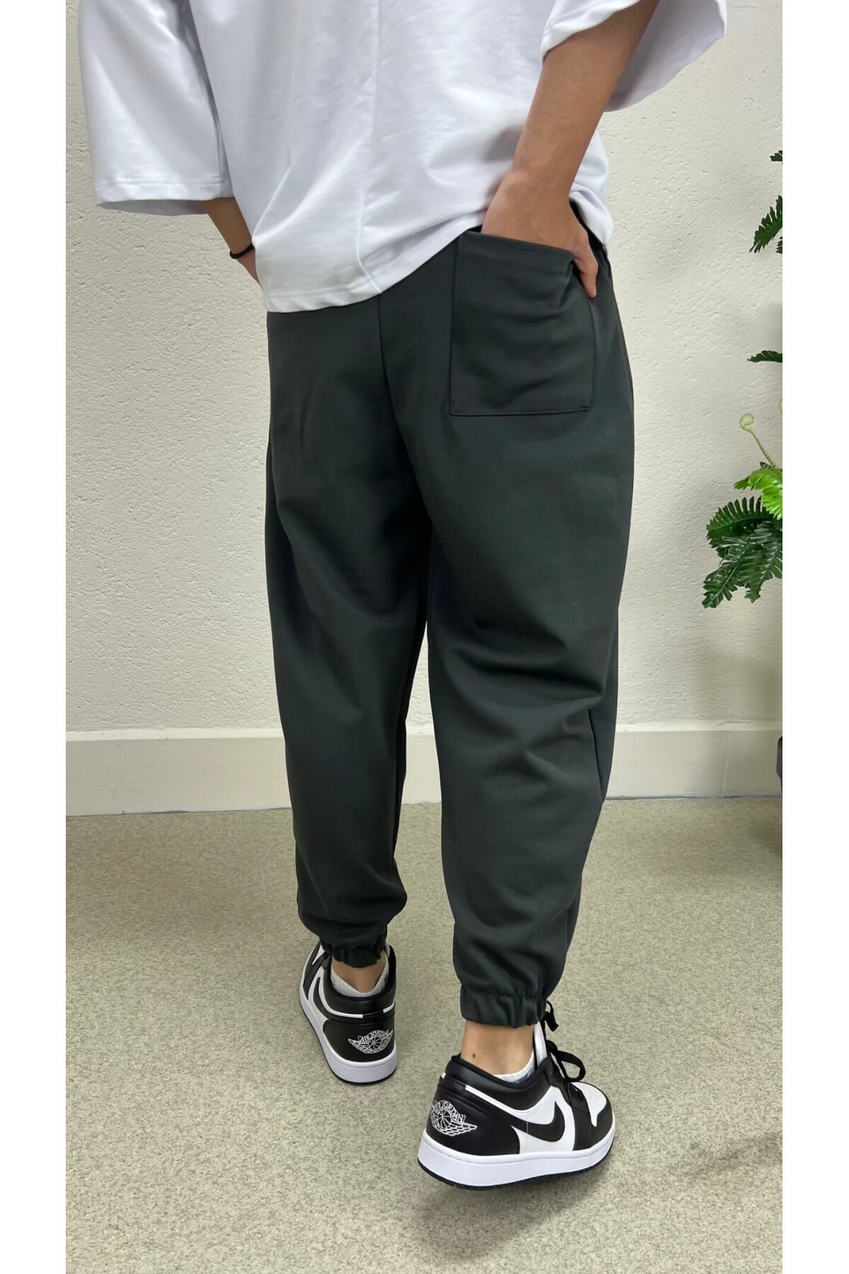 Erkek Füme Beli ve Paçası Lastikli Bol Kesim Jogger Eşofman Altı HZL24S-MXC8989-342