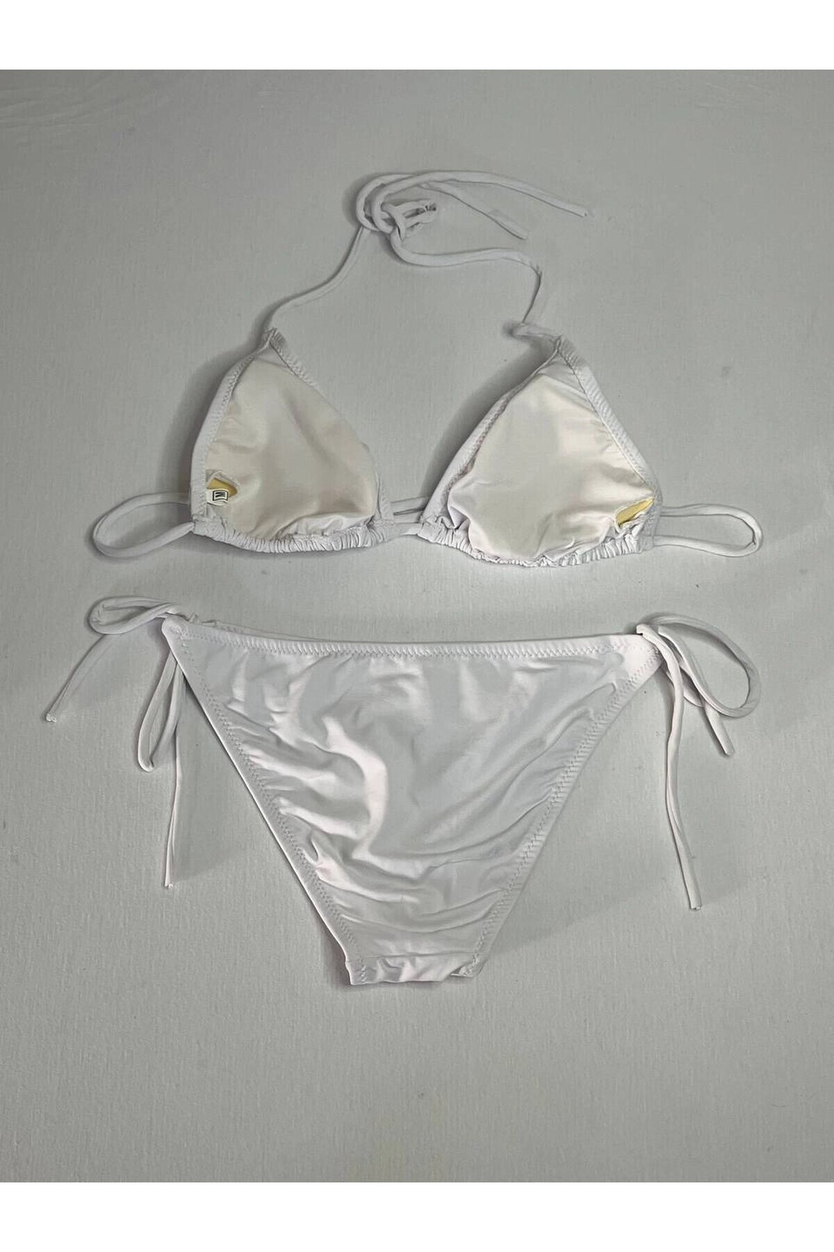 Kadın Beyaz Boyundan İp Bağlamalı Üçgen Bikini Takımı HZL25S-LC5005