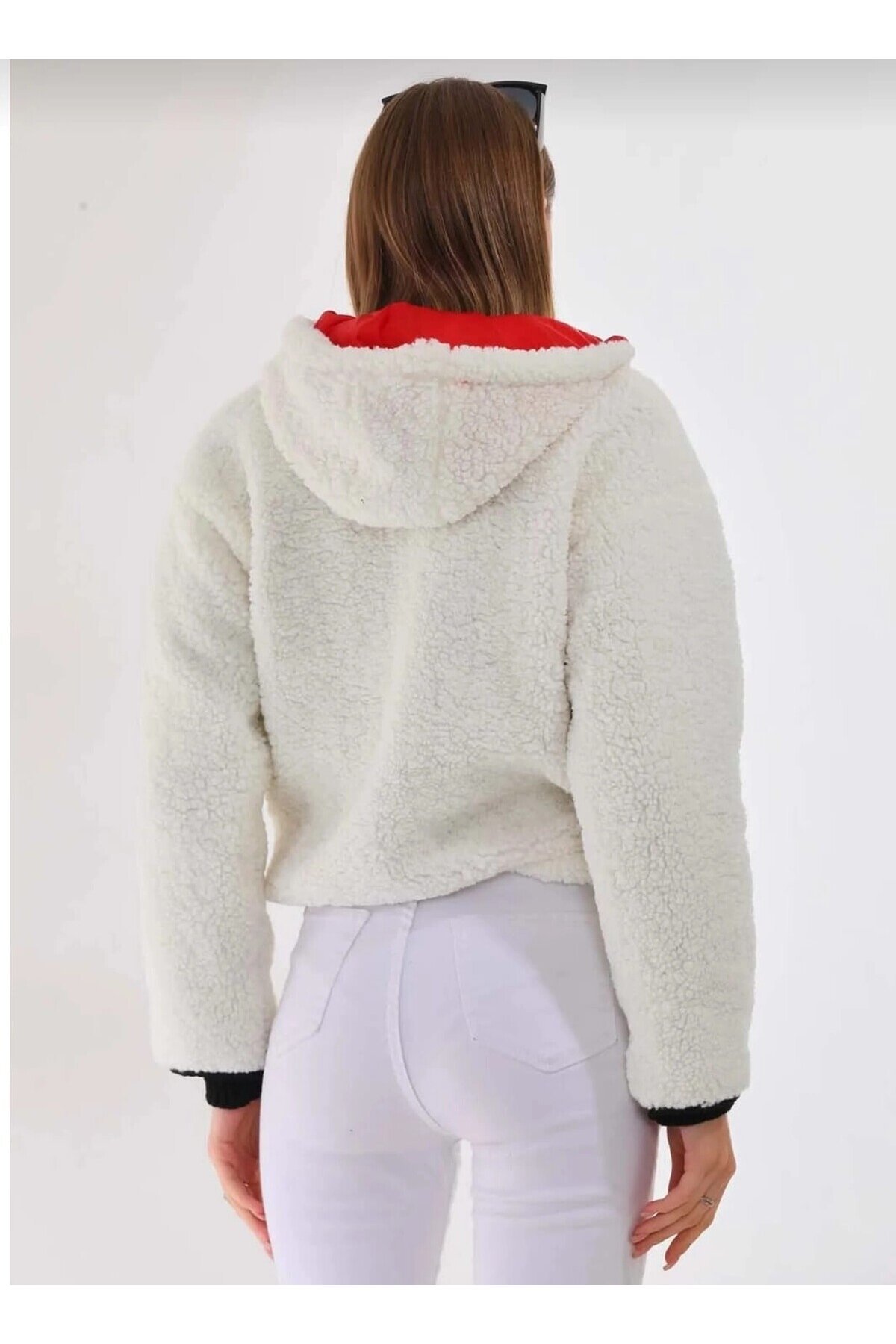 Kadın Beyaz Çift Cepli Fermuarlı İçi Saten Astarlı Rahat Suni Kürklü Peluş Mont HZL24W-BD129391