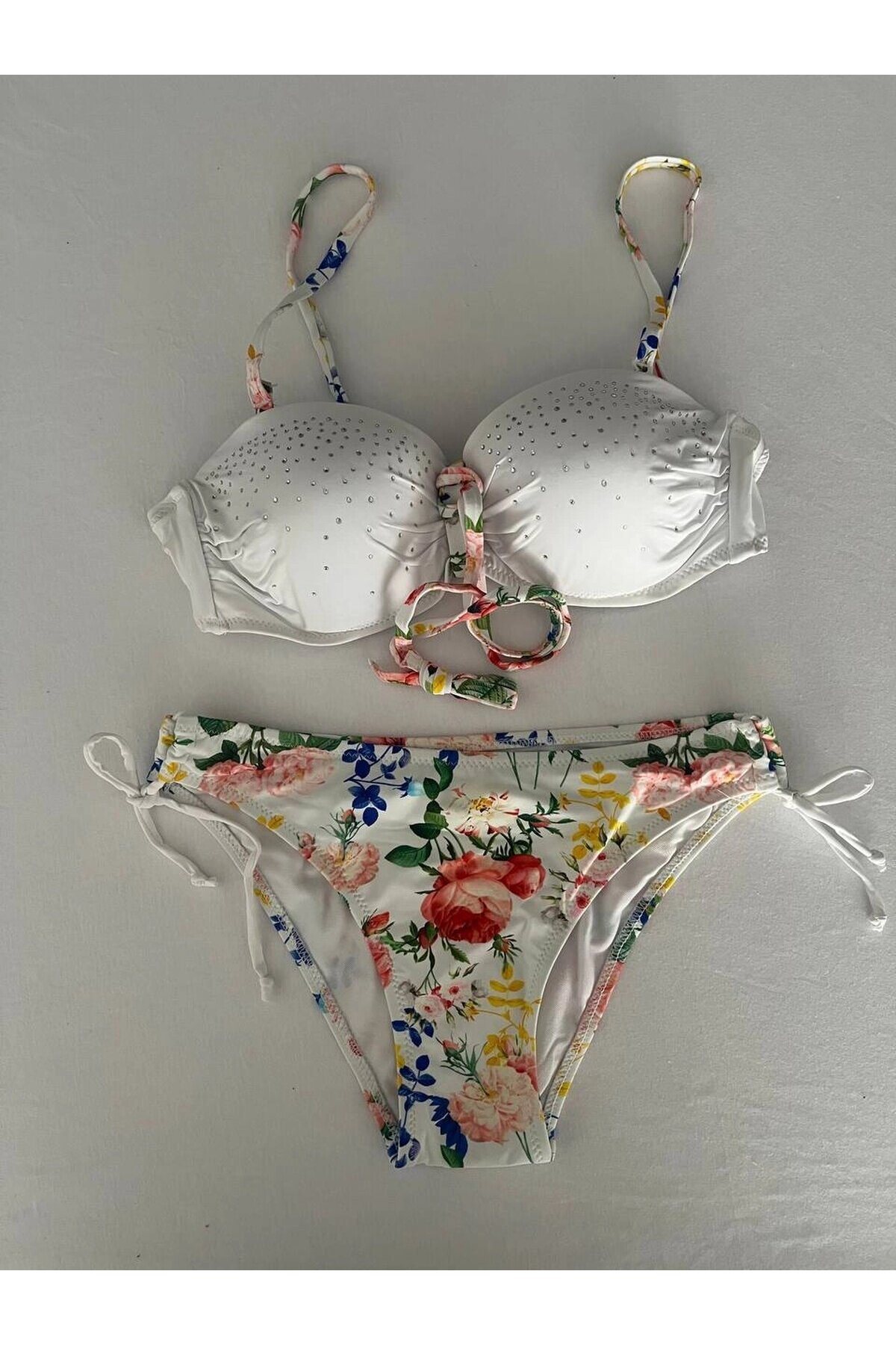 Kadın Beyaz Taş İşlemeli Astarlı Bikini Takım HZL25S-LC208