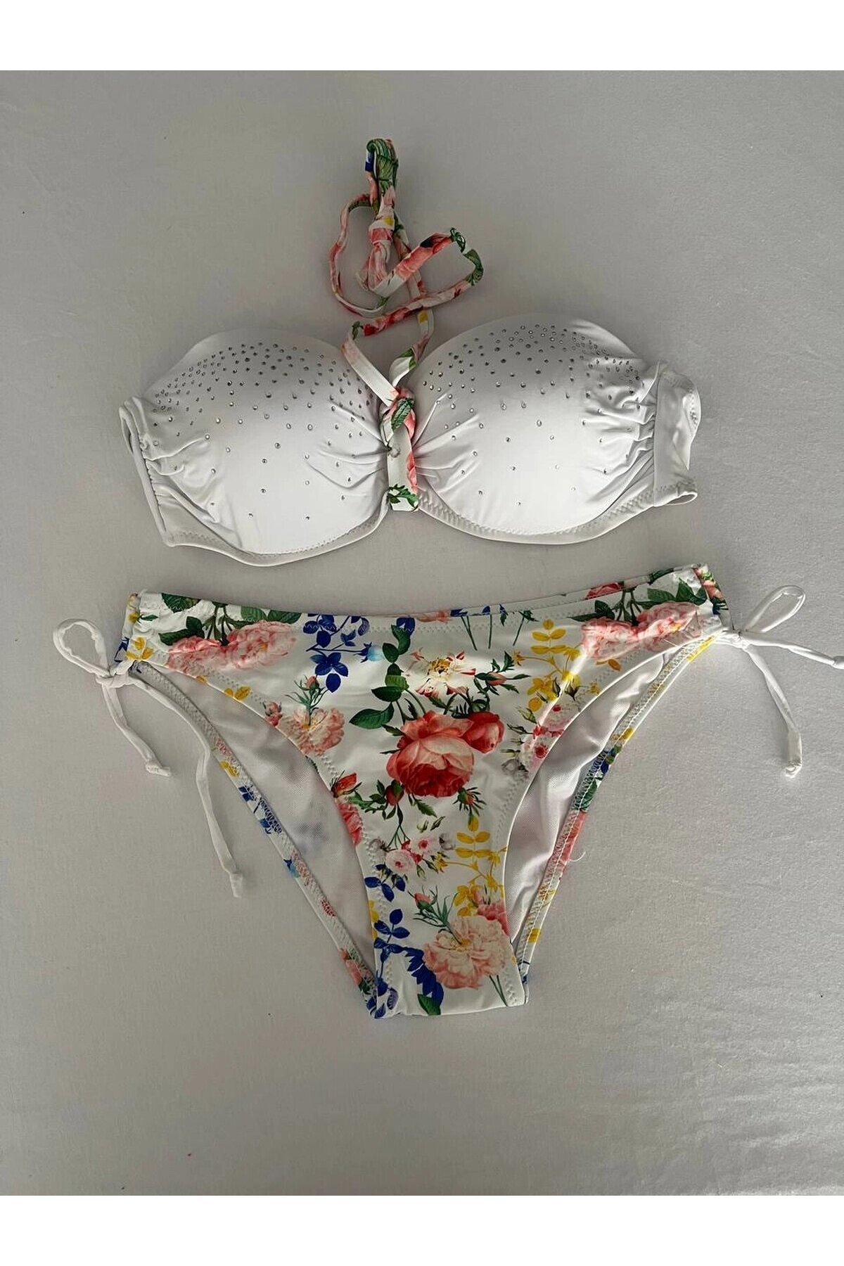 Kadın Beyaz Taş İşlemeli Astarlı Bikini Takım HZL25S-LC208