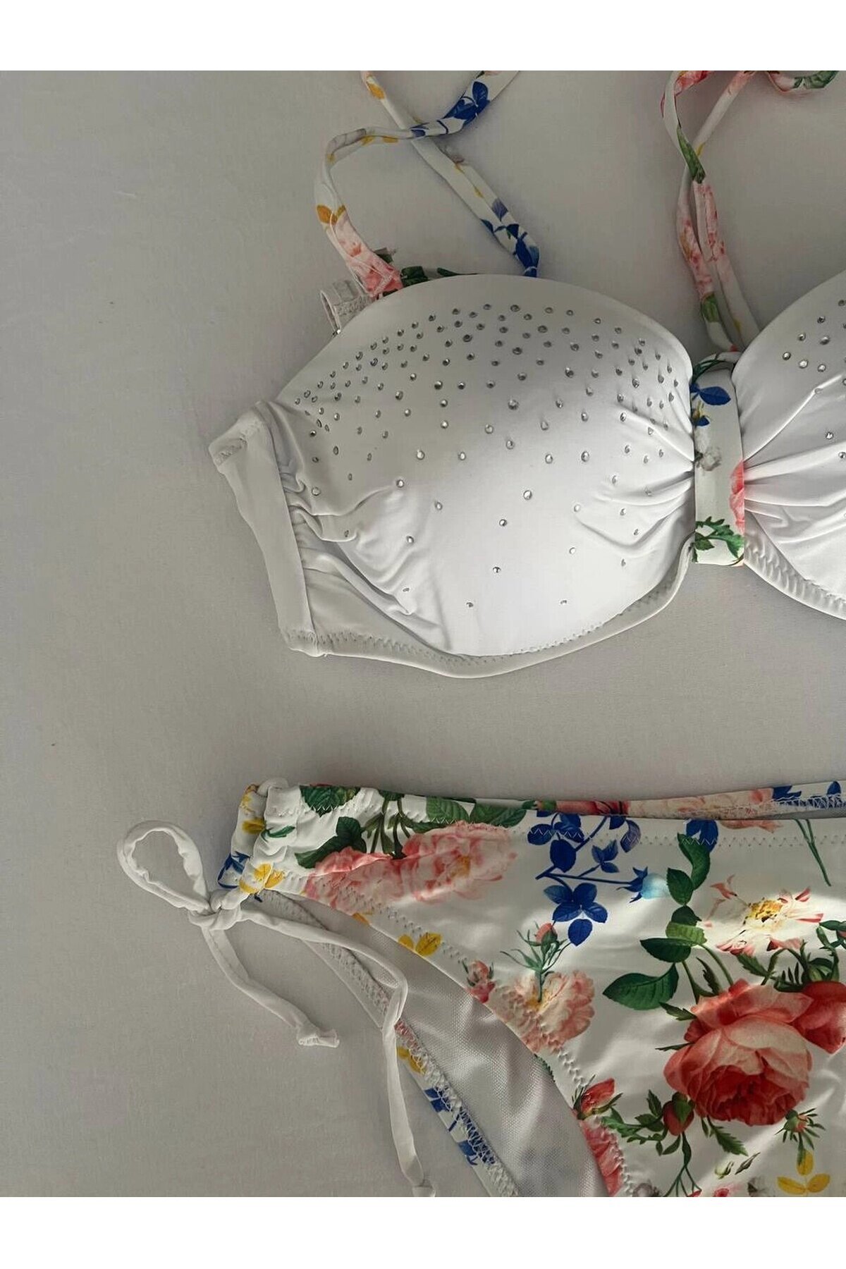 Kadın Beyaz Taş İşlemeli Astarlı Bikini Takım HZL25S-LC208