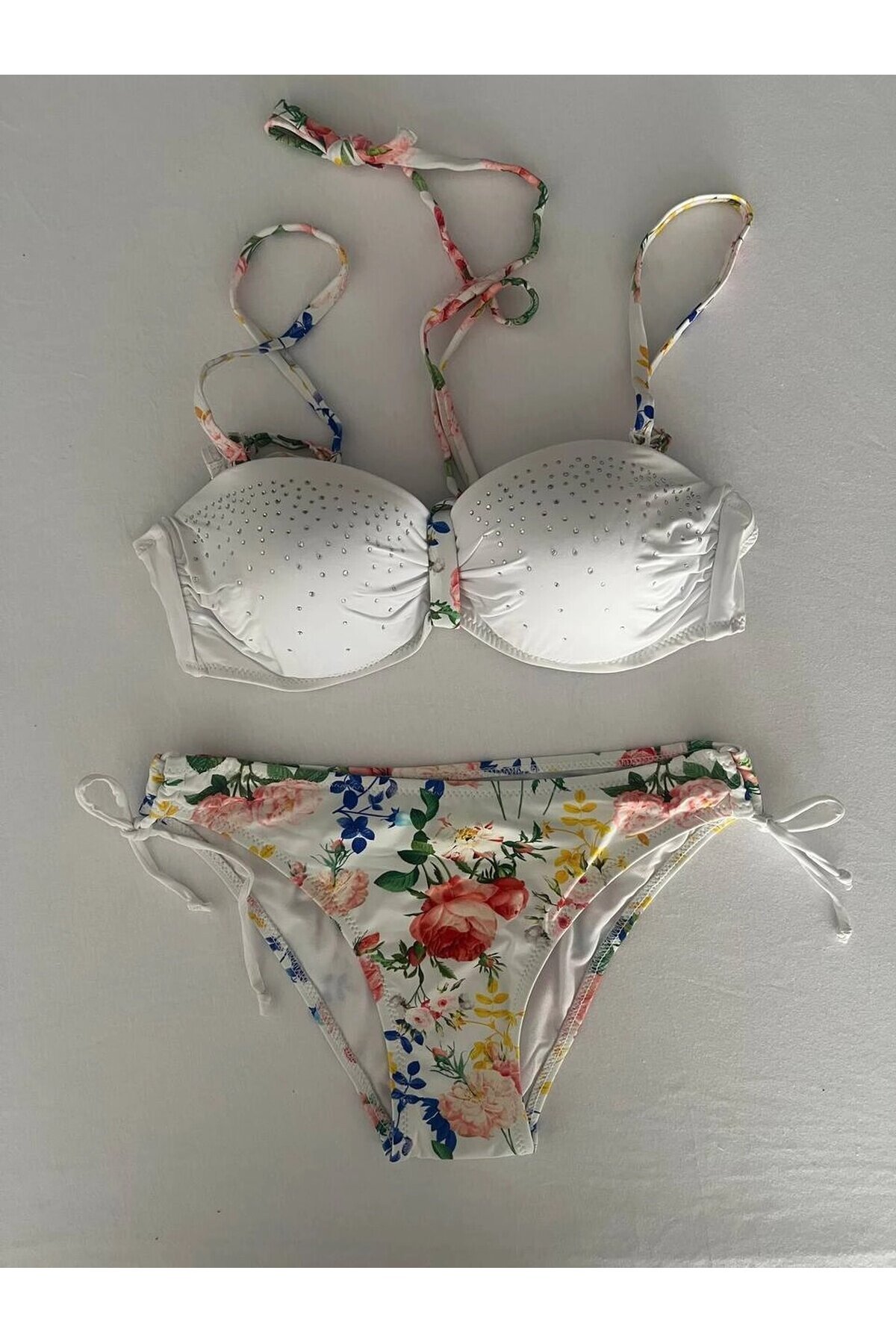 Kadın Beyaz Taş İşlemeli Astarlı Bikini Takım HZL25S-LC208