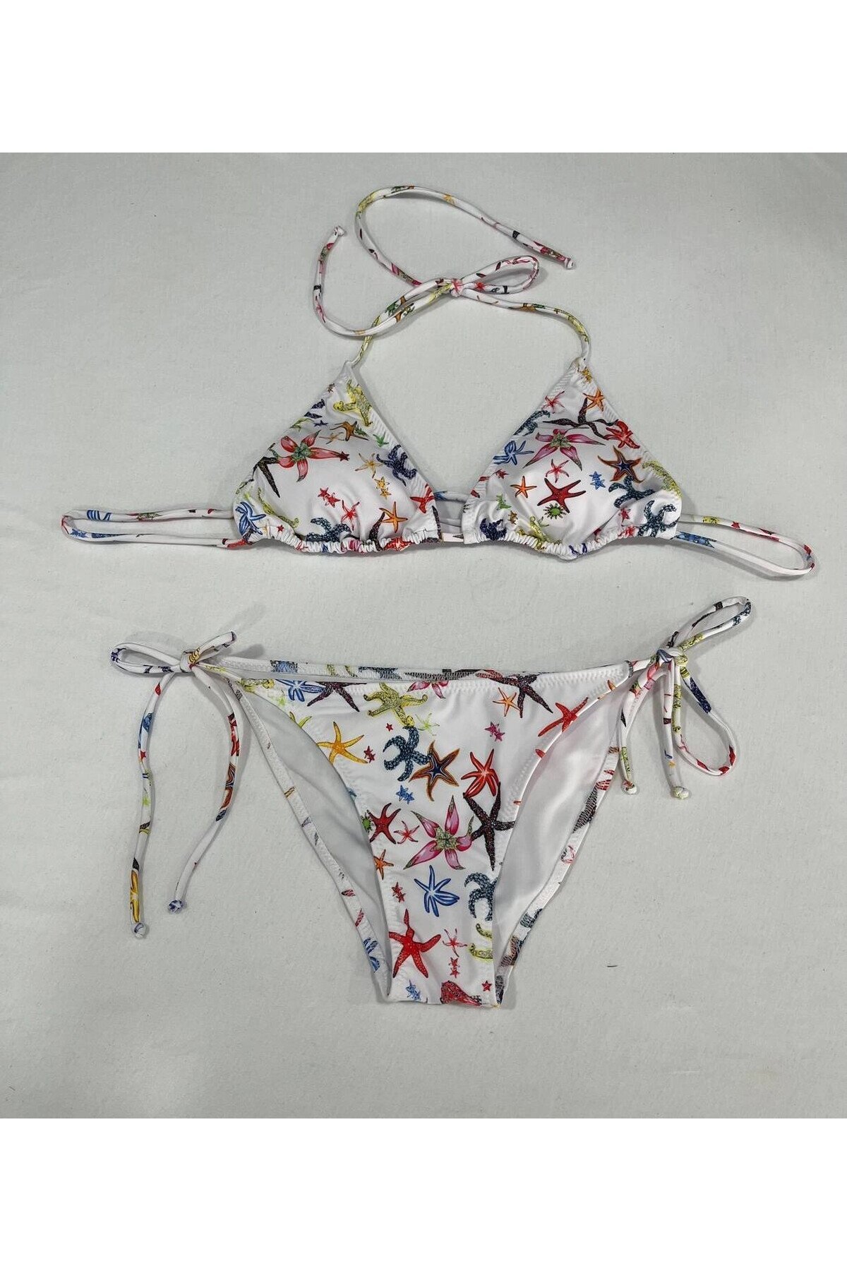 Kadın Beyaz Yıldız Temalı Boyundan İp Bağlamalı Üçgen Bikini Takımı HZL25S-LC5005