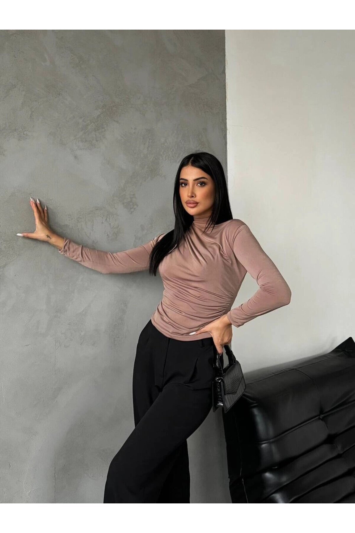 Kadın Bisküvi Omuz ve Beli Büzgülü Yarım Balıkçı Yaka Sandy Bluz HZL24W-FRY122451