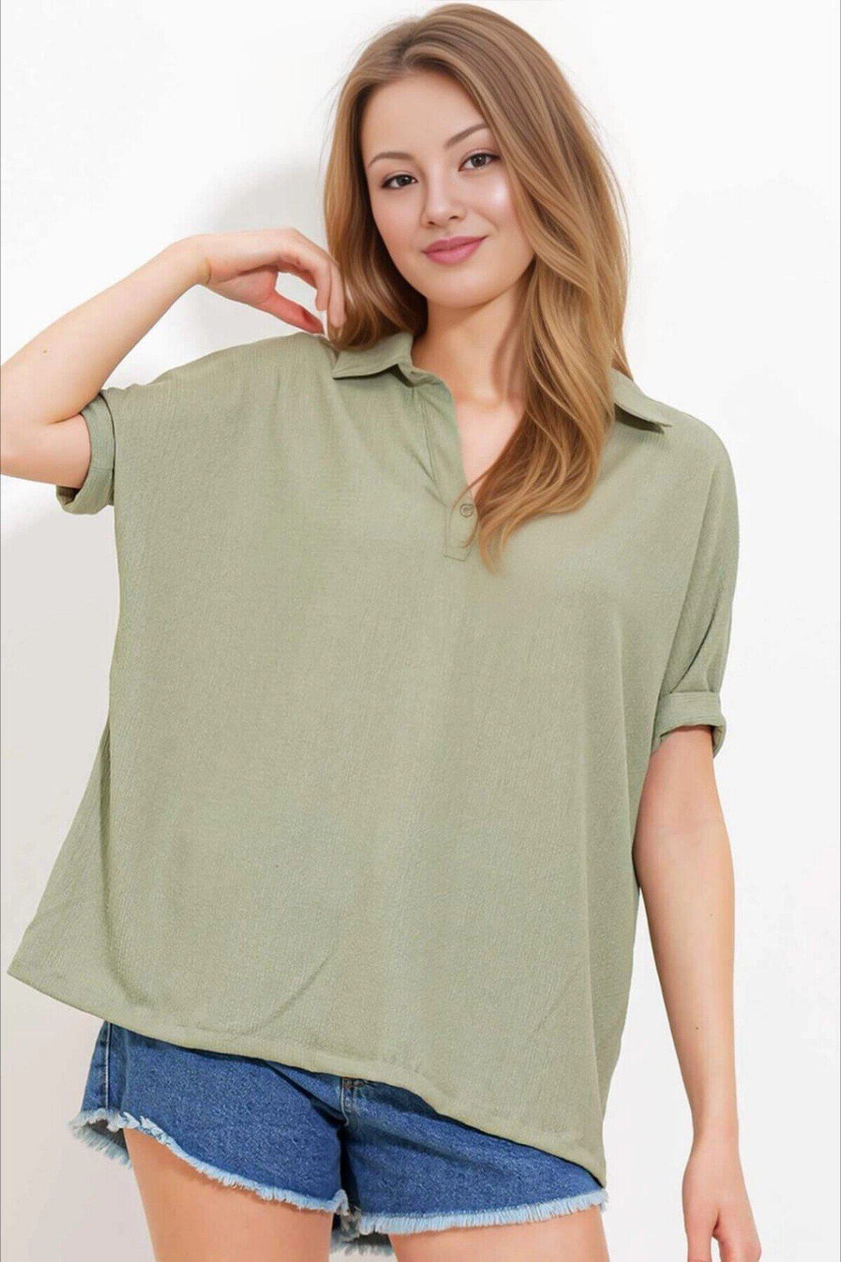 Kadın Çağla Yeşili Polo Yaka Geniş Kesim Örme Bluz HZL24S-BD104861