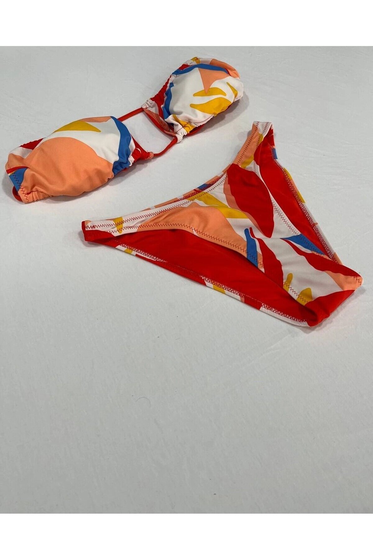 Kadın Çok Renkli Tropikal Desenli Astarlı Straplez Bikini Takım HZL25S-AR1666