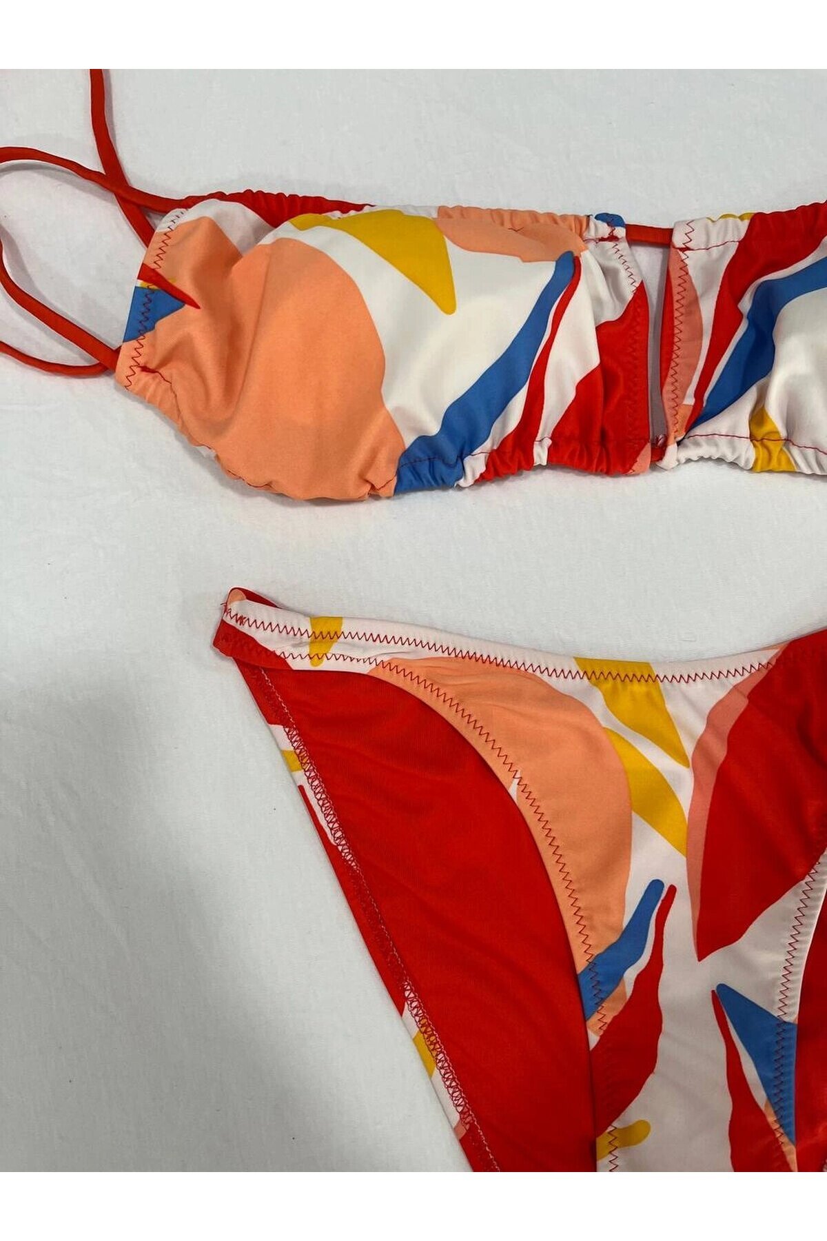 Kadın Çok Renkli Tropikal Desenli Astarlı Straplez Bikini Takım HZL25S-AR1666