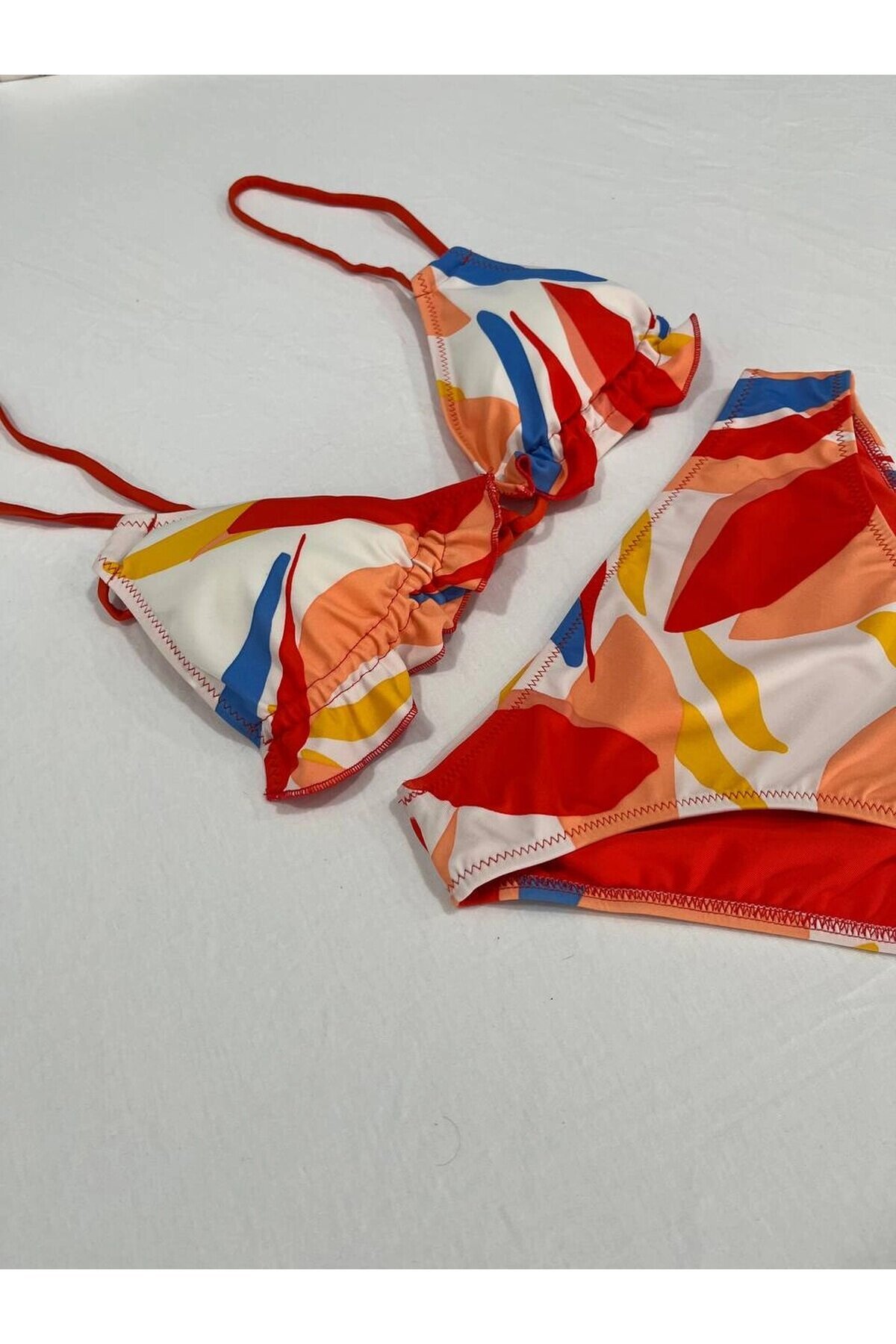Kadın Çok Renkli Tropikal Desenli Astarlı Üçgen Bikini Takım HZL25S-AR1616