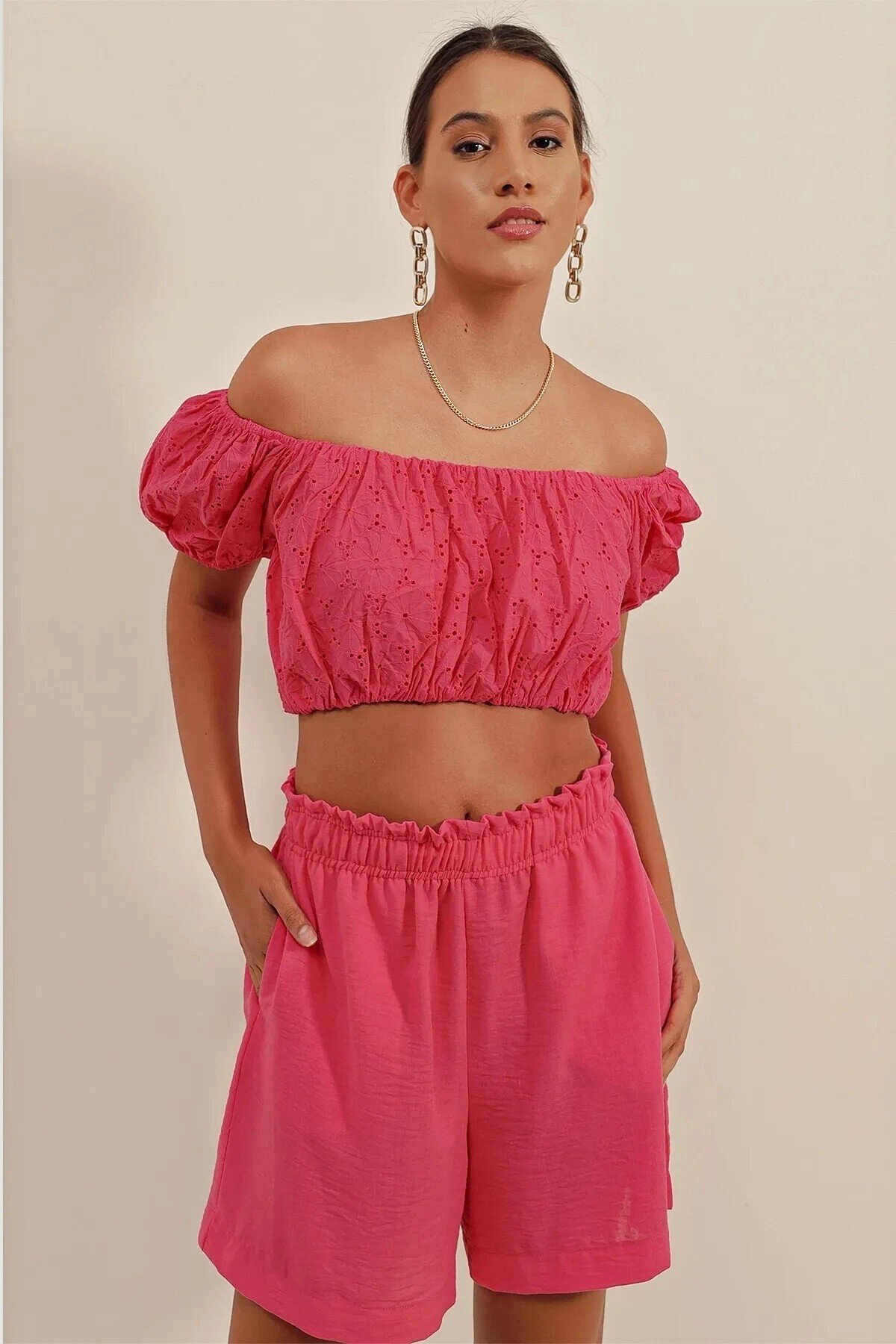 Kadın Koyu Pembe Carmen Yaka Bel Büzgülü Fistolu Straplez Bluz HZL23S-BD104811