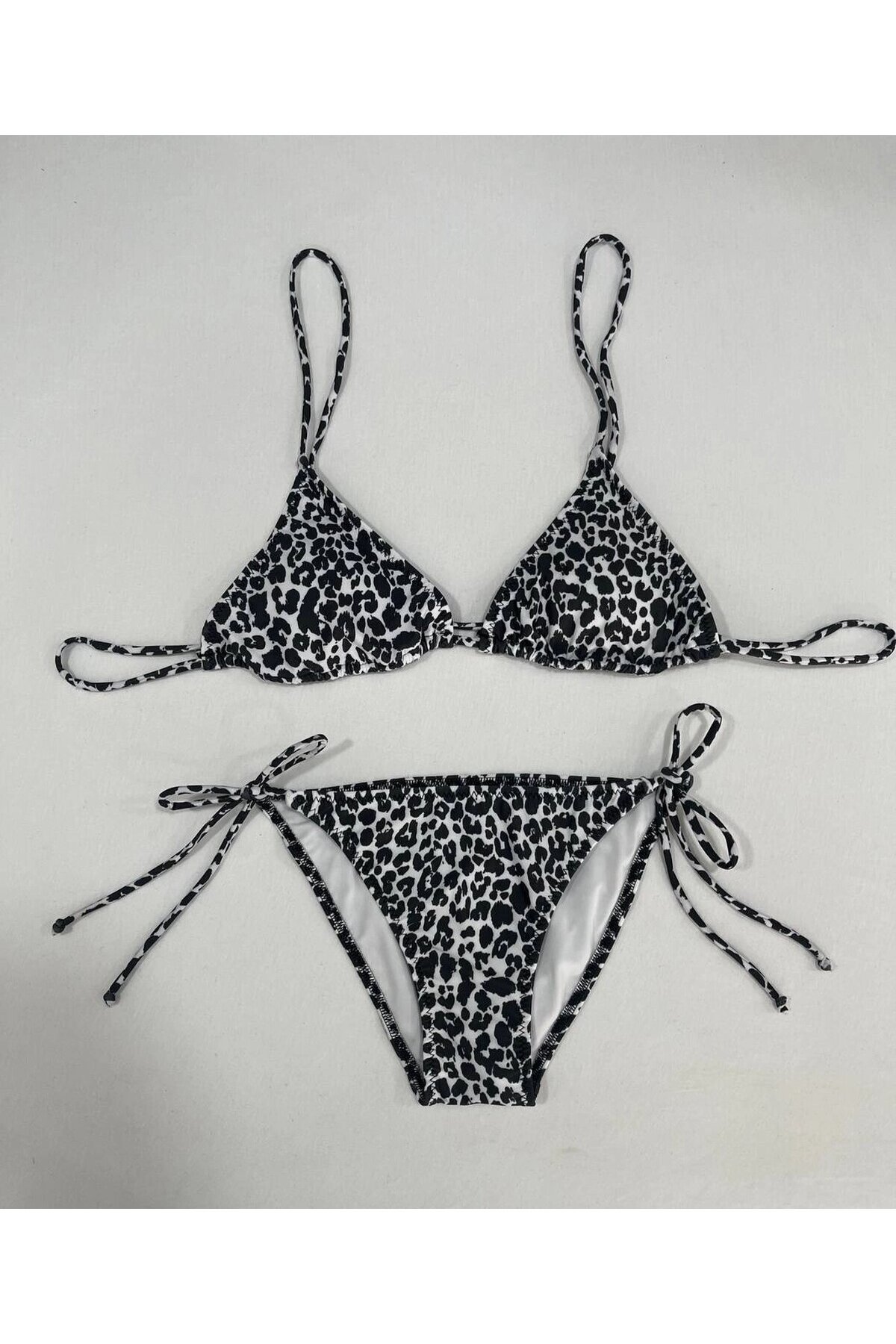 Kadın Leopar Siyah Boyundan İp Bağlamalı Üçgen Bikini Takımı HZL25S-LC5005