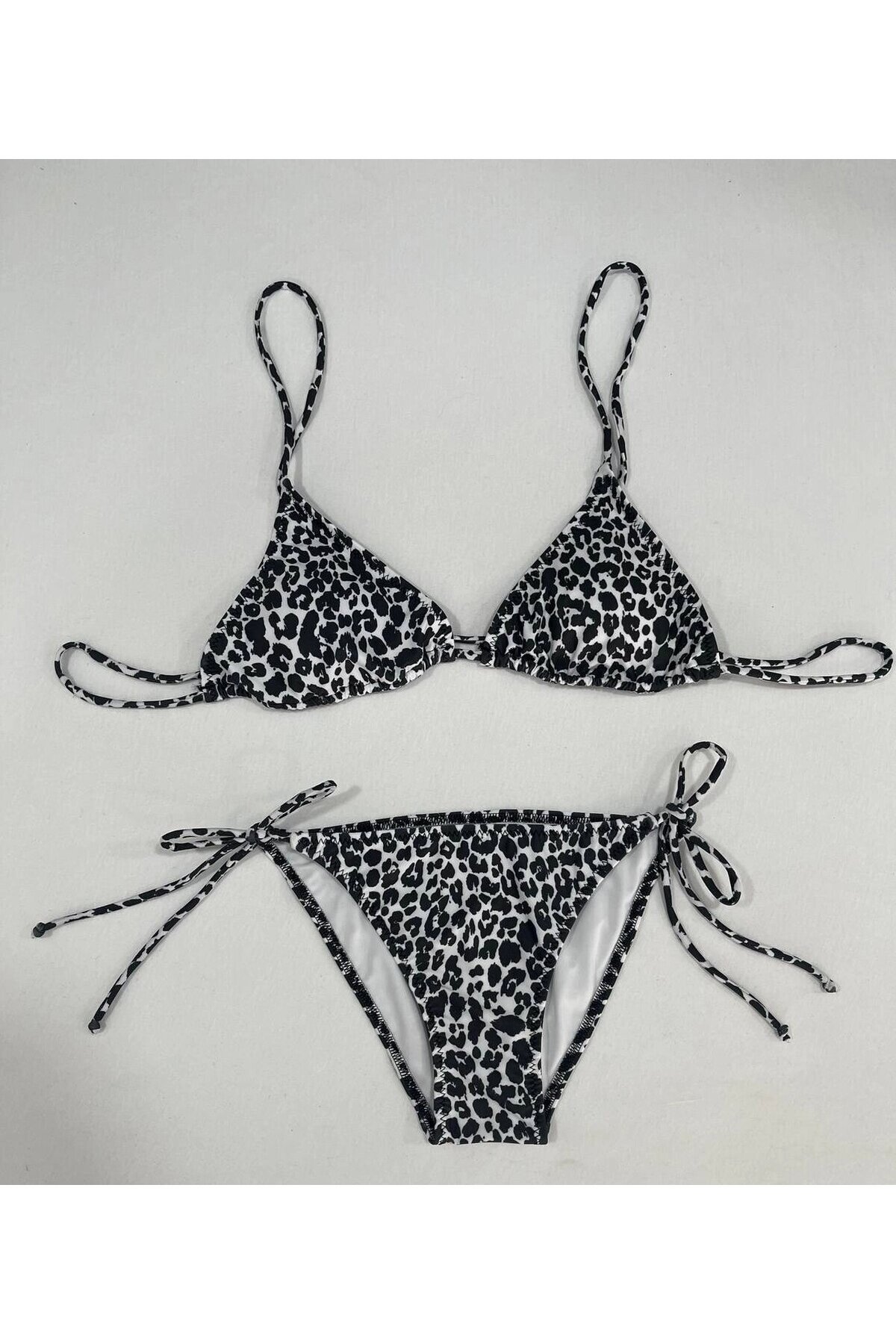 Kadın Leopar Siyah Boyundan İp Bağlamalı Üçgen Bikini Takımı HZL25S-LC5005