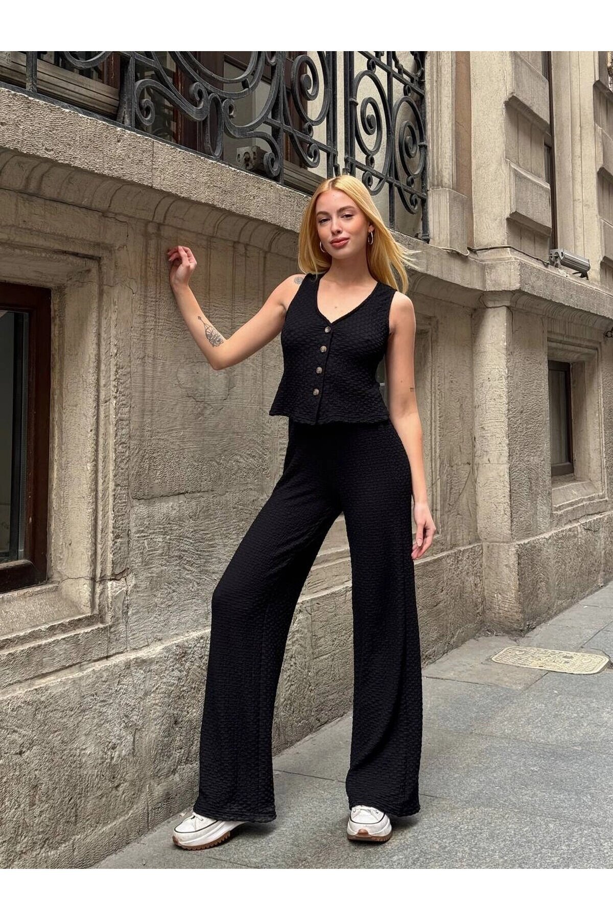 Kadın Siyah Beli Lastilkli Gofre Kumaş Pantolon HZL24S-ZK13261