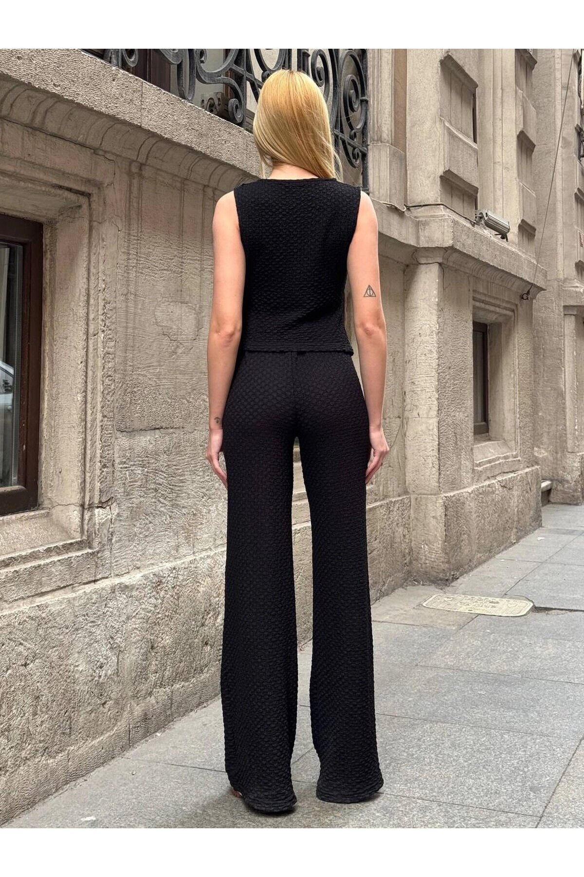 Kadın Siyah Beli Lastilkli Gofre Kumaş Pantolon HZL24S-ZK13261