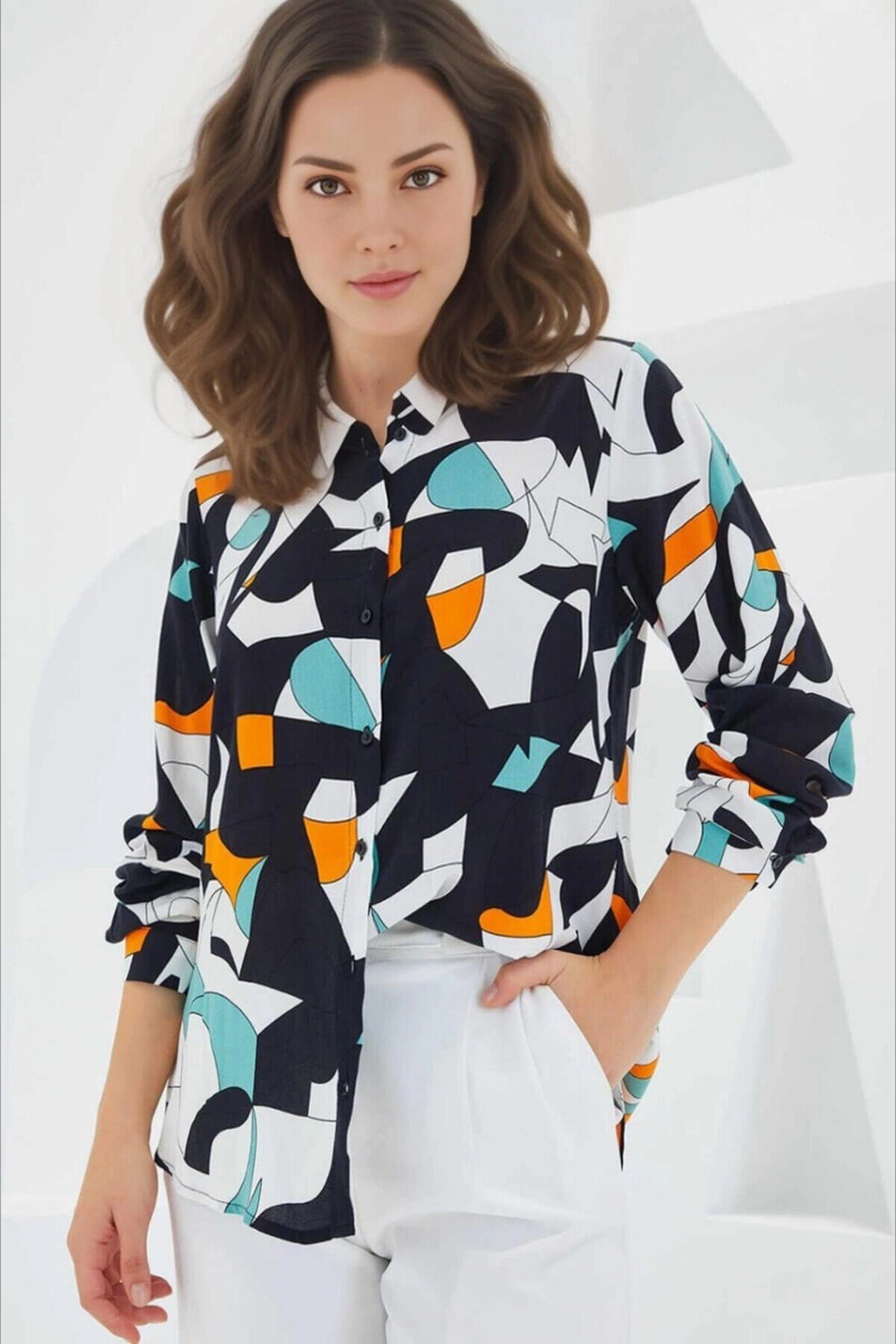 Kadın Siyah Beyaz Geometrik Desenli Uzun Kolllu Oversize Viskon Gömlek HZL24S-BD1202251