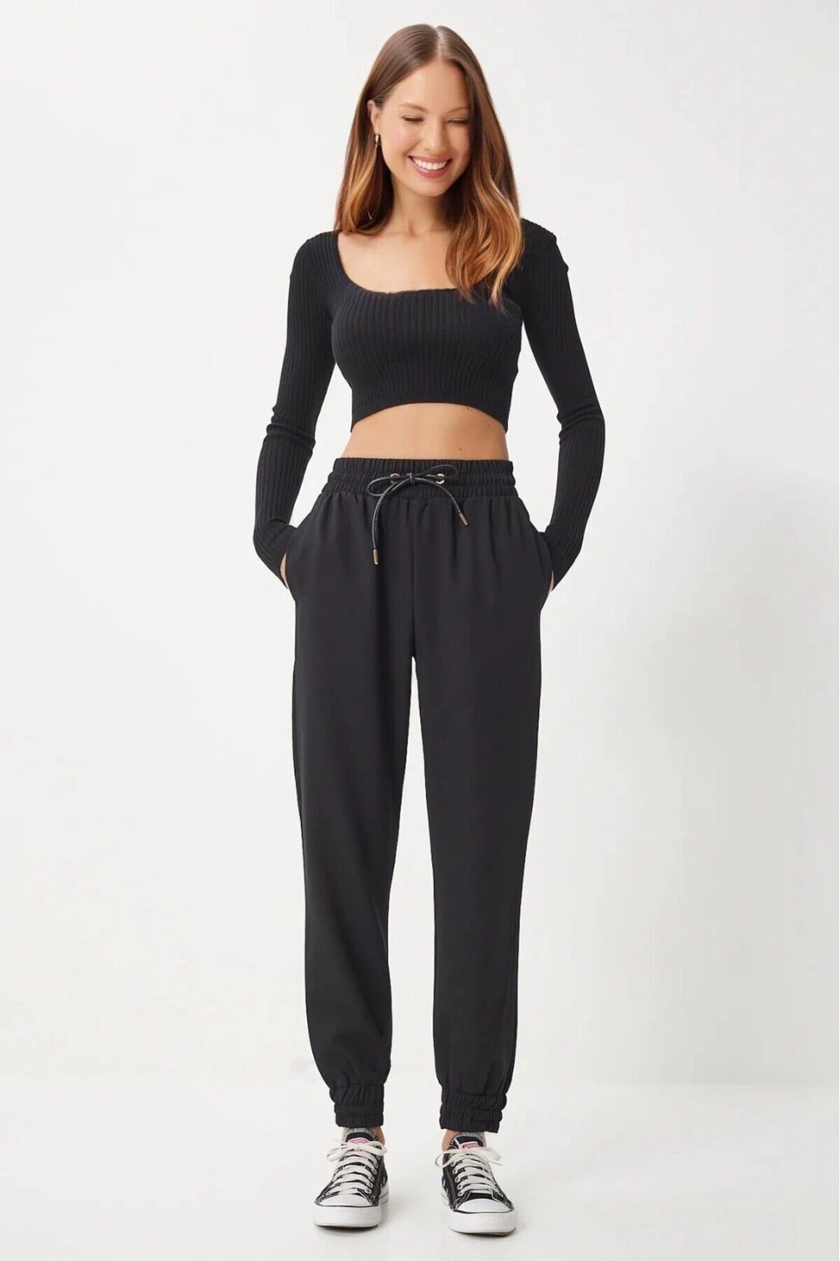 Kadın Siyah Cepli Kordon Kemerli Jogger Eşofman Pantolon HZL25W-BD166741