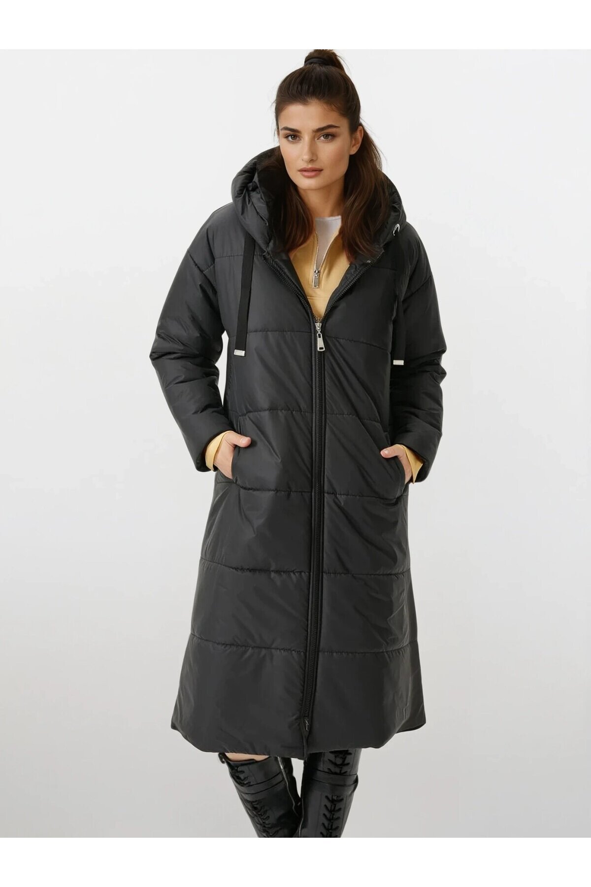 Kadın Siyah Kapşonlu Uzun Oversize Şişme Mont HZL22W-BD151201