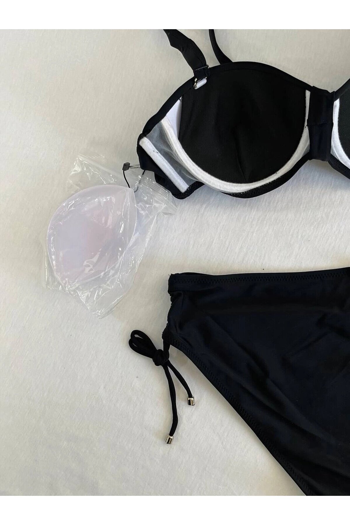 Kadın Siyah Taş İşlemeli Astarlı Bikini Takım HZL25S-LC3361
