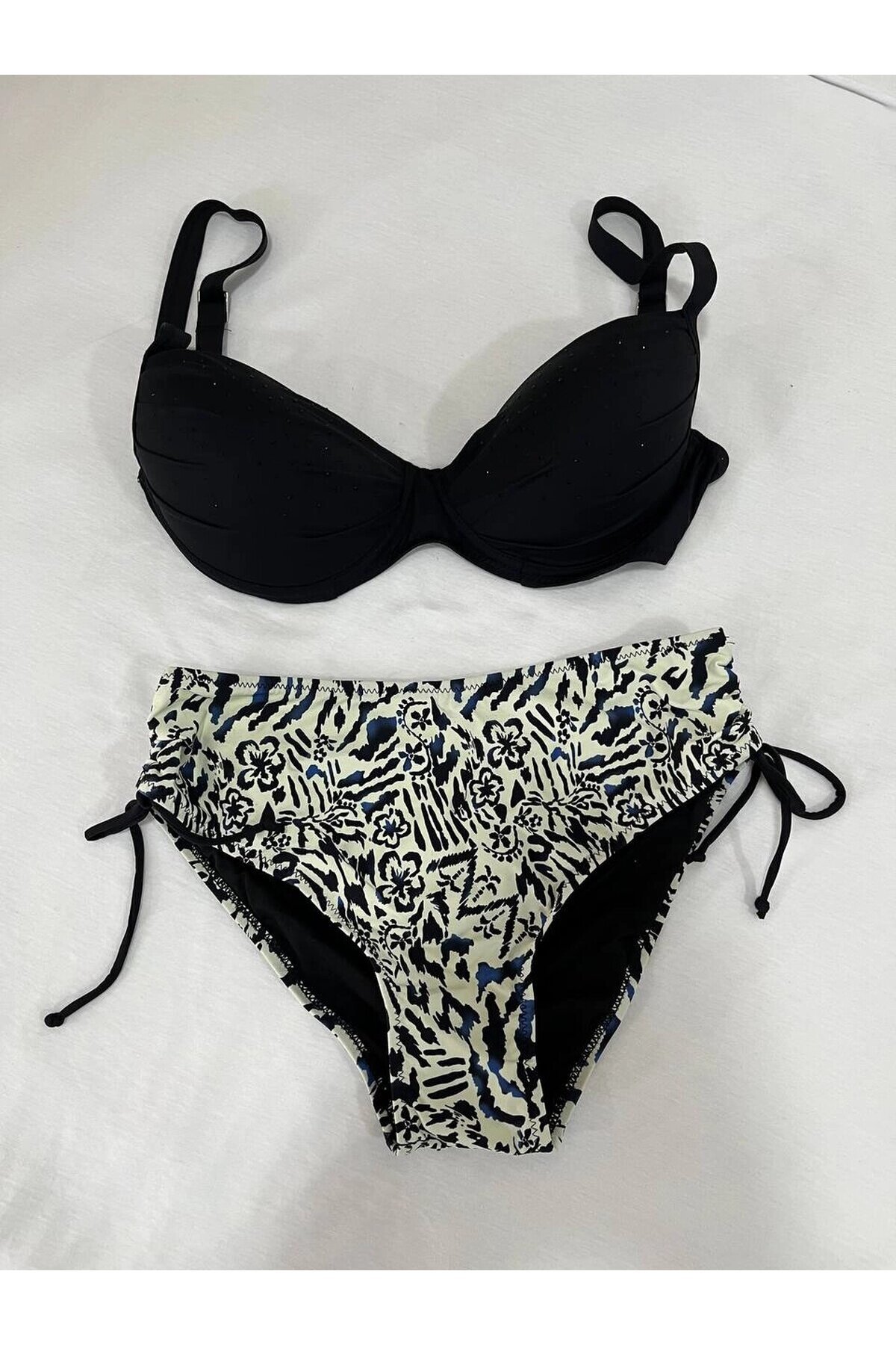 Kadın Siyah Taş İşlemeli Bej Desenli Astarlı Büyük Beden Bikini Takımı HZL25S-LC3351