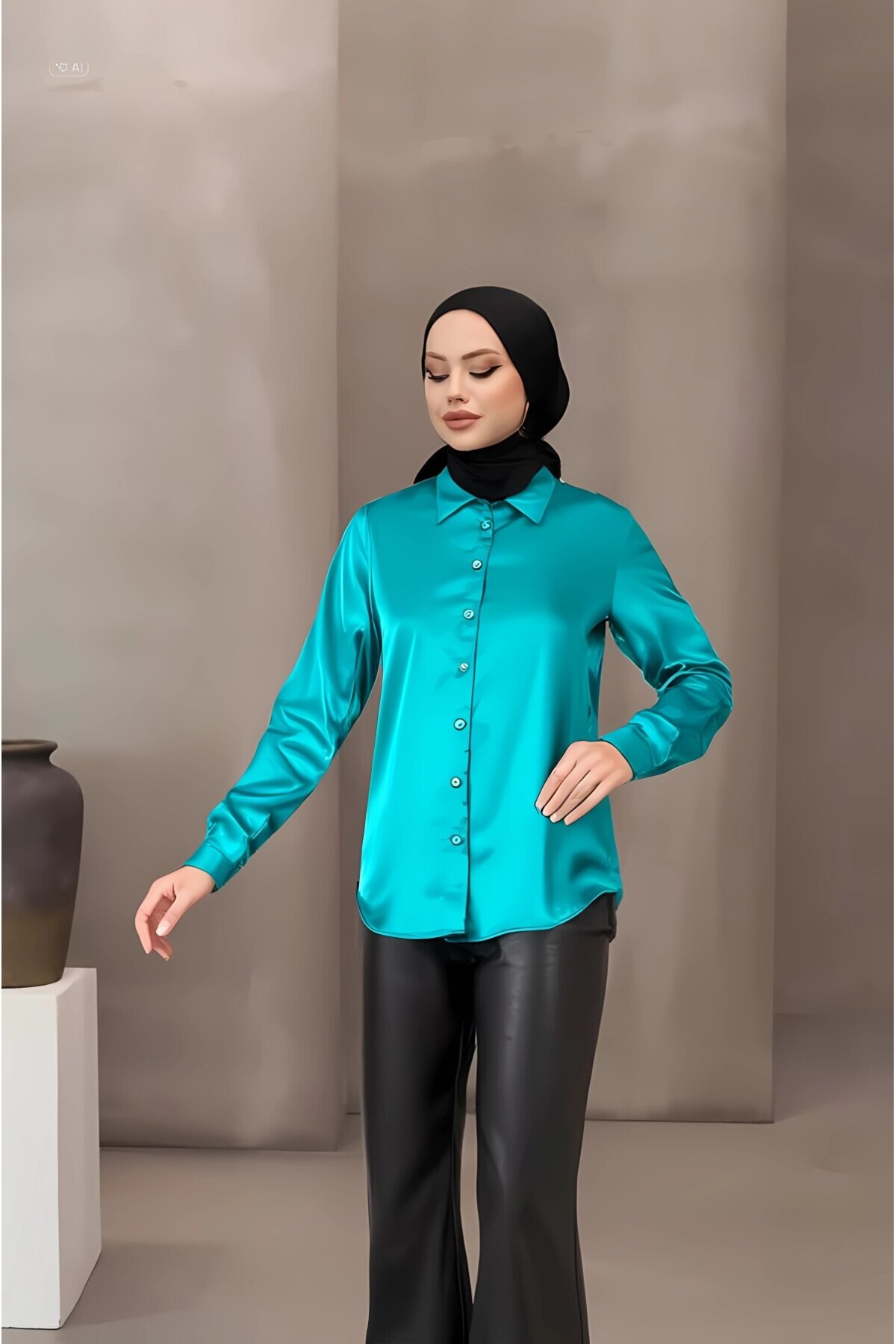 Kadın Yeşil Saten Yüzeyli Tesettür Gömlek HZL25W-BD139641