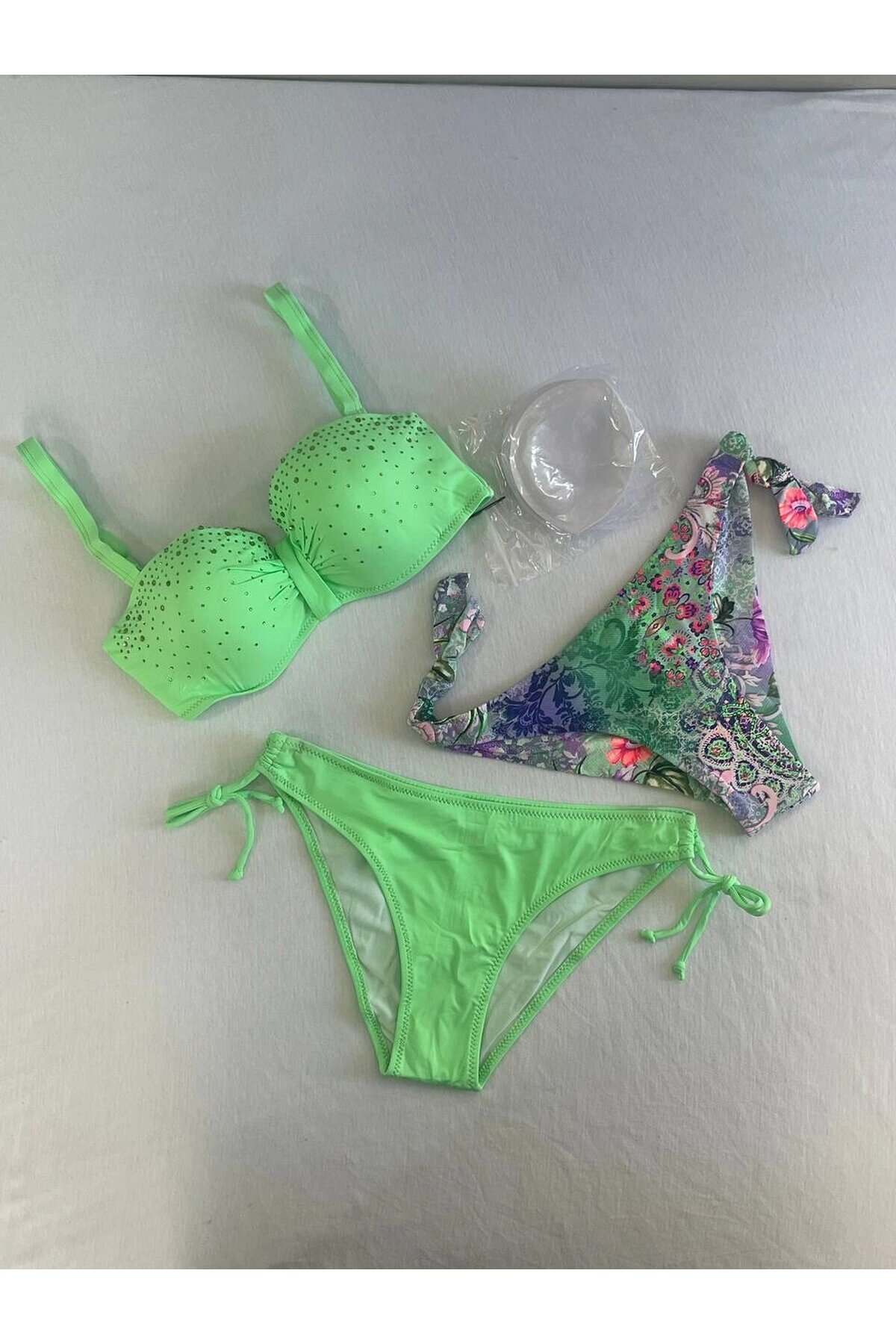 Kadın Yeşil Taş İşlemeli 3 Parça Bikini Takım HZL25S-LC3315